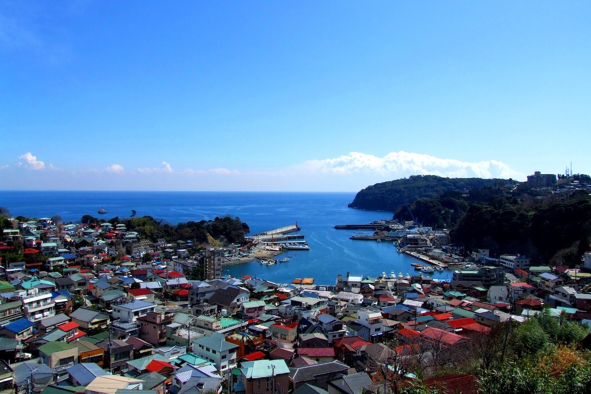 【石の町・真鶴】2週間滞在し “石材” を活用した商品を企画〜制作してくれる旅人デザイナーを募集!