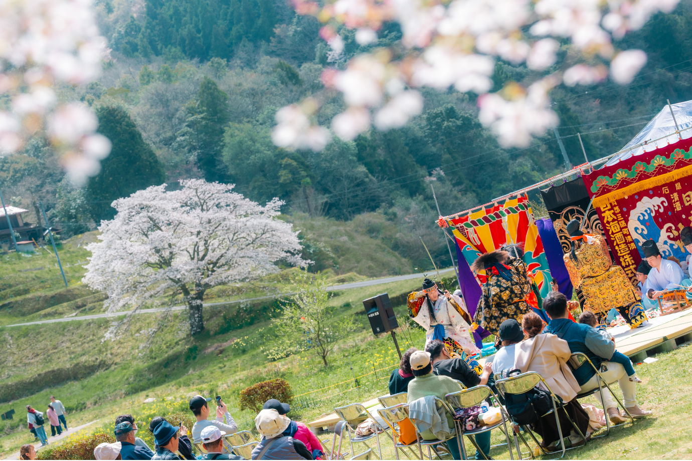 観光では出会えない石見神楽へ。秋祭りと山里の暮らしの未来を考える、島根・黒沢の5日間